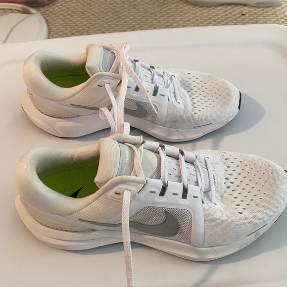 Nike Shoes - Women’s Nike Vomero 16